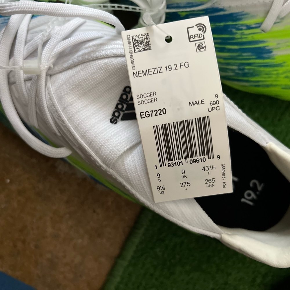 NEMEZIZ 19.2 FG
SOCCER SOCCER
EG7220
MALE
Size 9.5